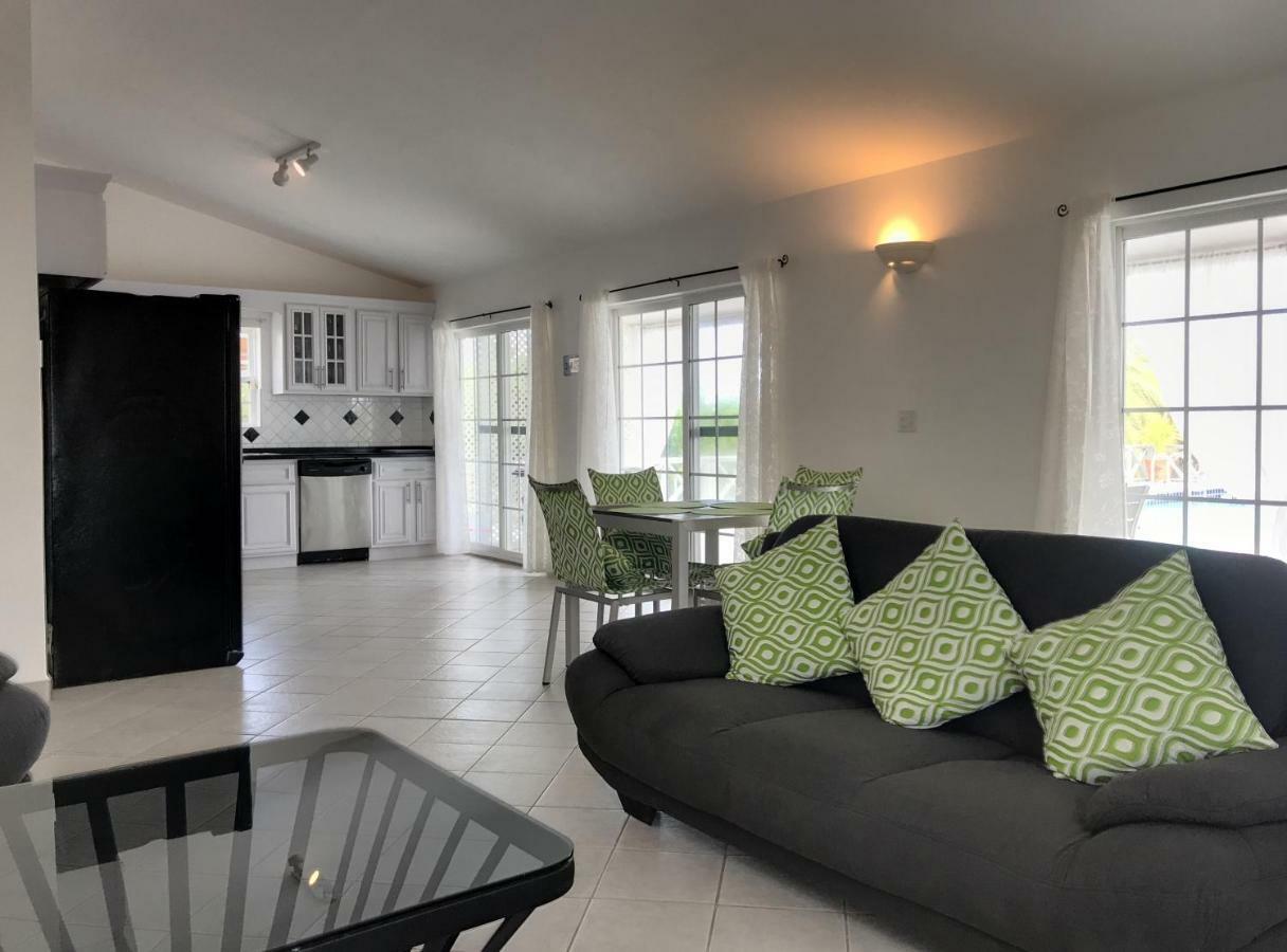 The White House Villa Jolly Harbour Buitenkant foto